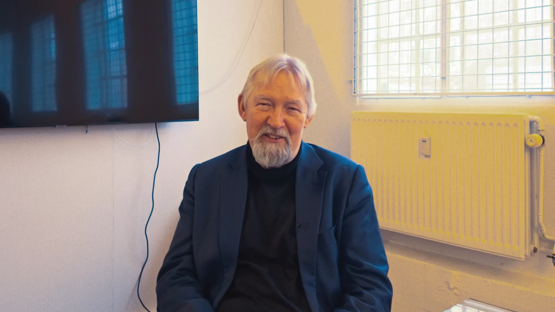 Alfred Josefsen optaget internt, før baggrunden blev skiftet