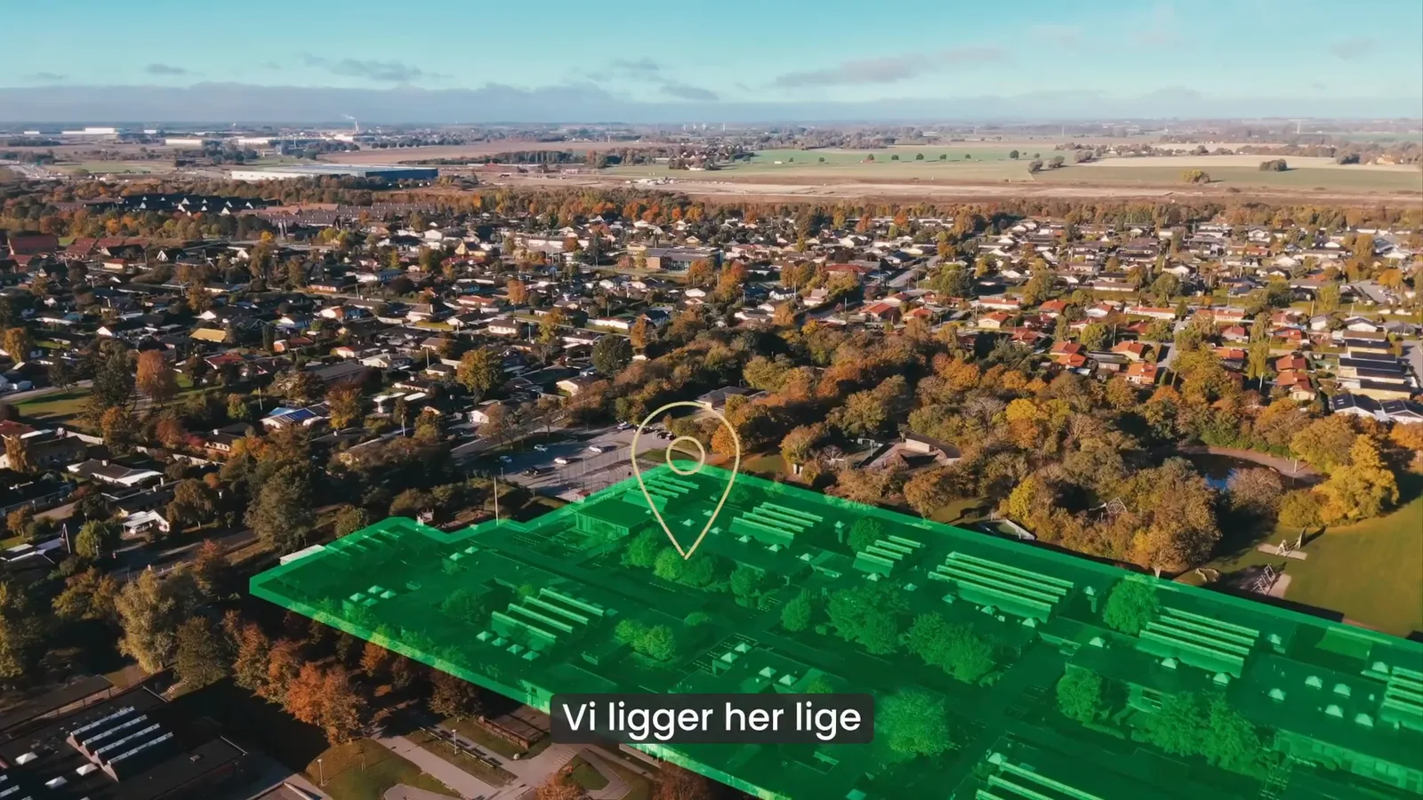 Dronebillede med grafik der viser hvor huset ligger