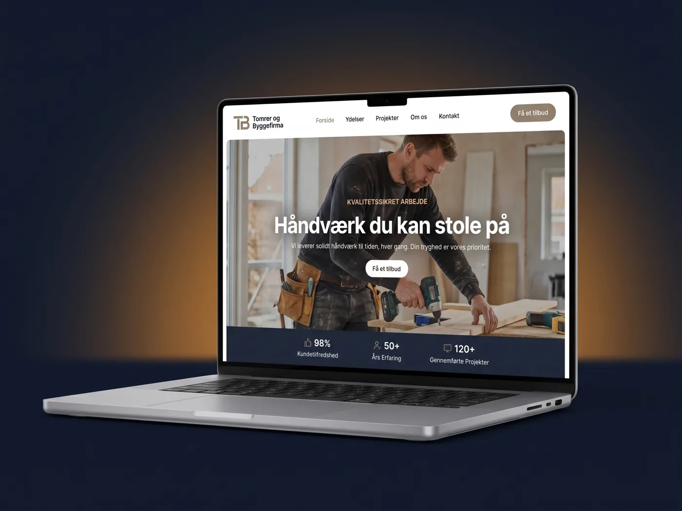 Hjemmeside til en håndværkervirksomhed, bygget af Ash Media, vist på en bærbar