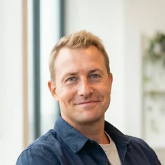 Anders, Ash Media